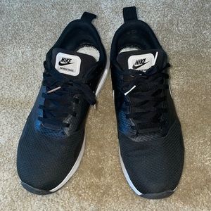 Nike air max tavas size 9.5 black/white